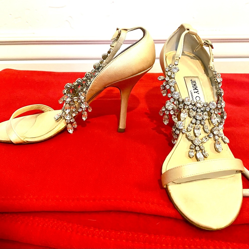 Jimmy Choo gorgeous cream satin and Crystal heels. Size 36 - Picture 5 of 16